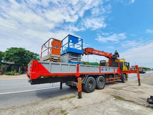 Giải pháp sử dụng xe nâng người trong xây dựng