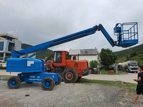 Xe nâng người dạng cần Boomlift (chạy dầu)