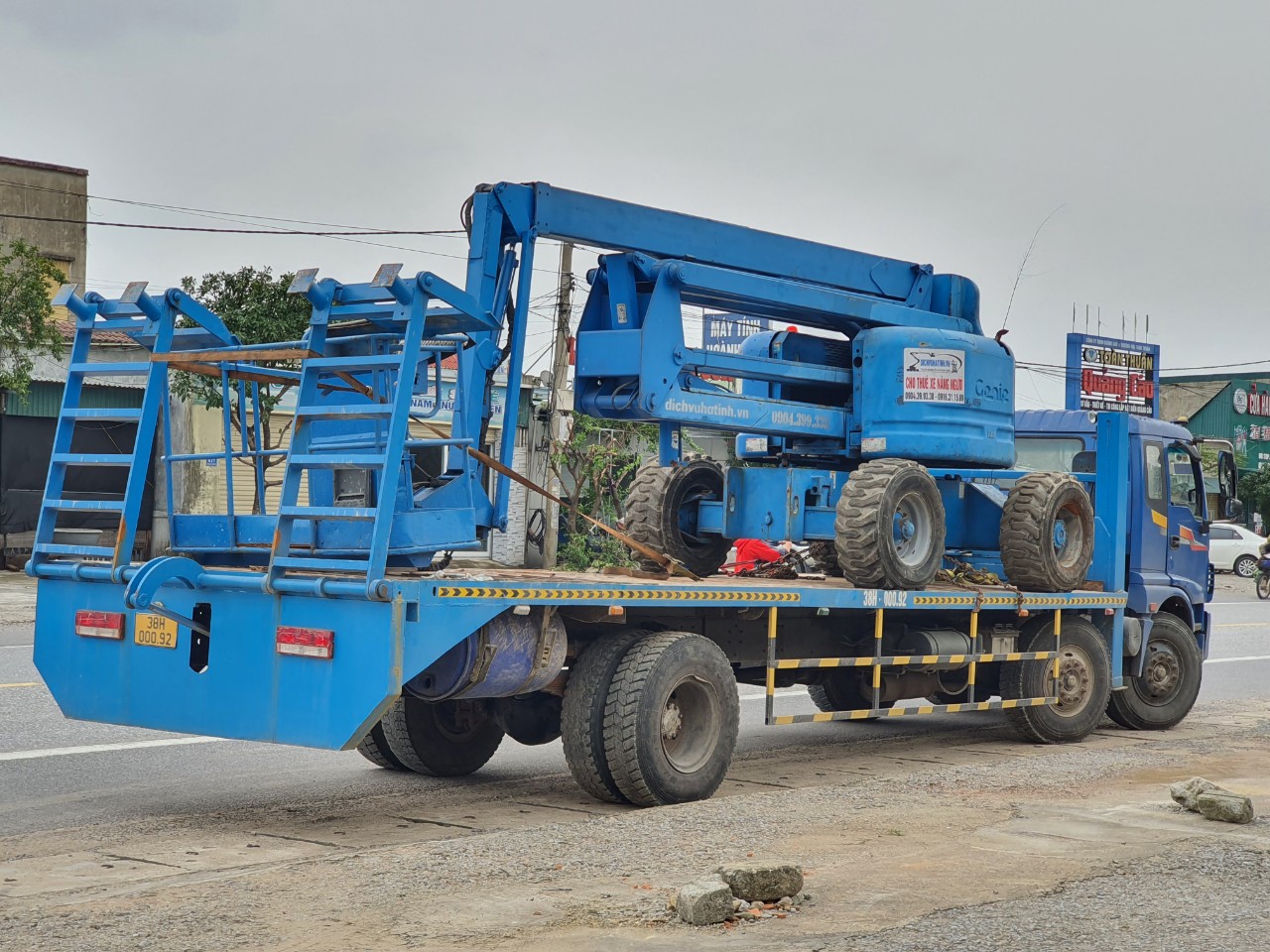Công ty Dịch Vụ Hà Tĩnh chuyên cho thuê xe nâng người hãng Genie, JLG